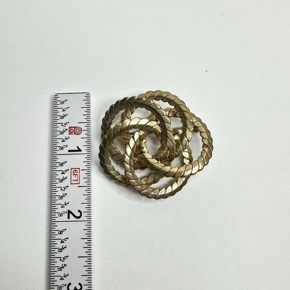 Vintage Gold Knot Brooch Interwoven Circle Pin Timeless Knot Design Jewelry